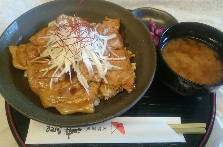 豚丼																																																																																																	