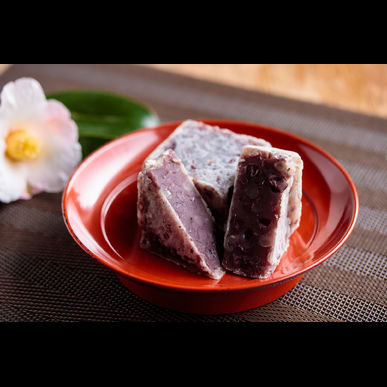 前橋で甘味処を営む当店が提供するわらび餅をご賞味ください